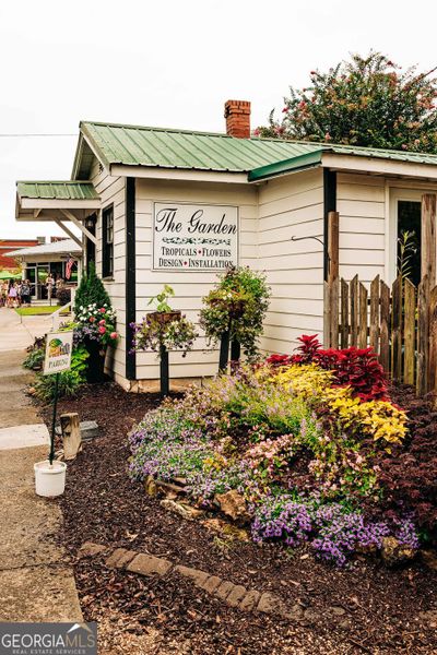 Image 98 of a home in Rosewood Lake Estates.