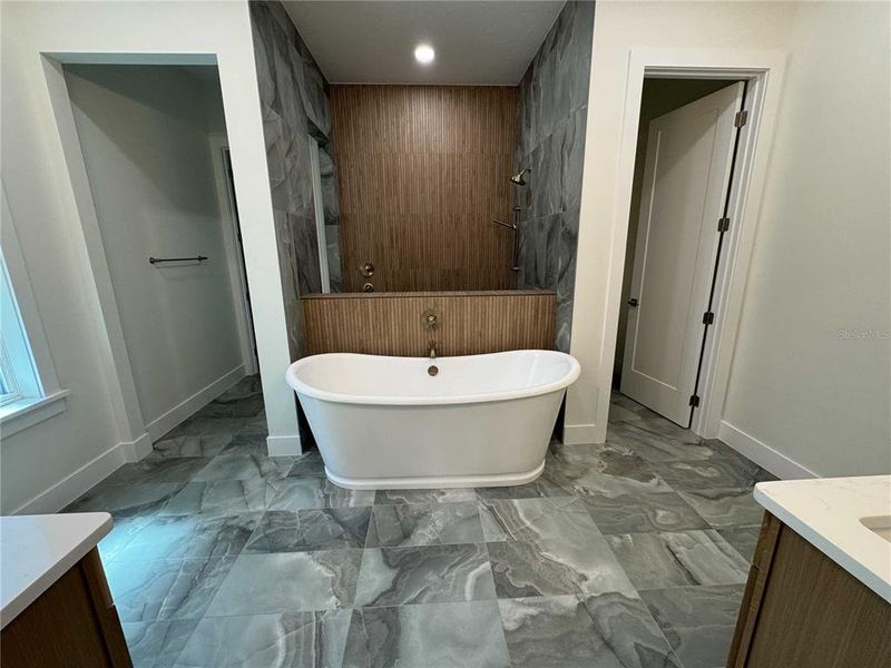 Furnished interior view inside a new home in , Dunnellon (Image 15).