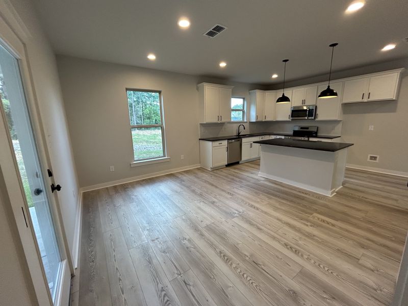 Spacious, unfurnished interior of a new home in Hickory Cove, Burns (Image 10).