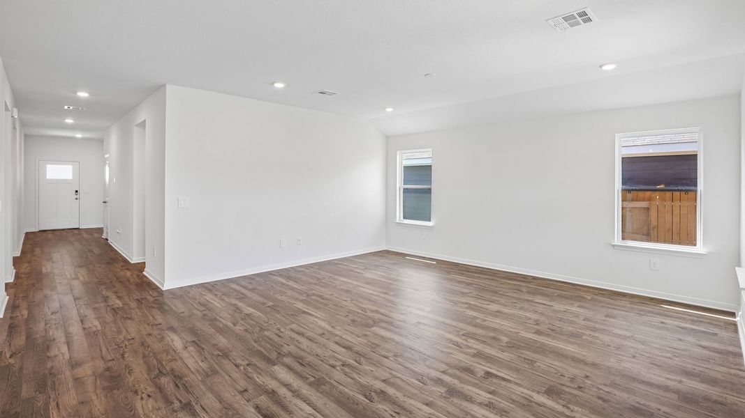 Spacious, unfurnished interior of a new home in Prairie Lakes, Buda (Image 18).