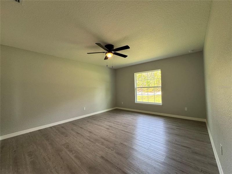 Spacious, unfurnished interior of a new home in , Ocala (Image 20).