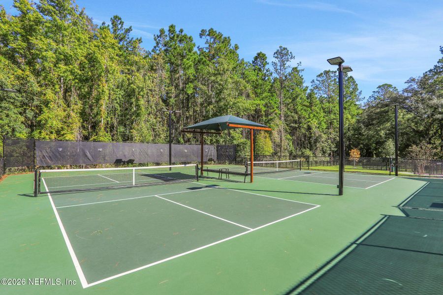 Community amenities in Jennings Farm, Middleburg (Image 51).