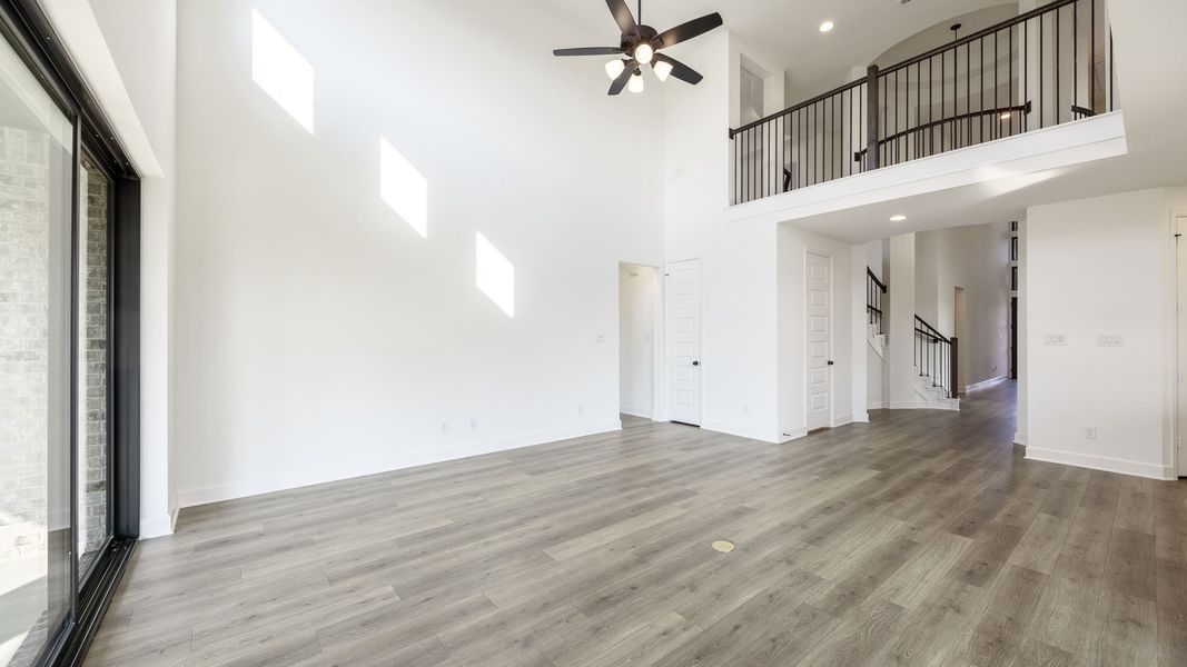 Spacious, unfurnished interior of a new home in Wolf Ranch 56', Georgetown (Image 18).