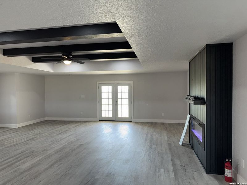 Spacious, unfurnished interior of a new home in , Natalia (Image 15).