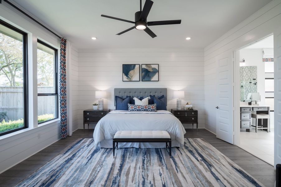 Representative furnished interior of a home built from the Verona by Tri Pointe Homes in Sienna 80′, Missouri City (Image 27).