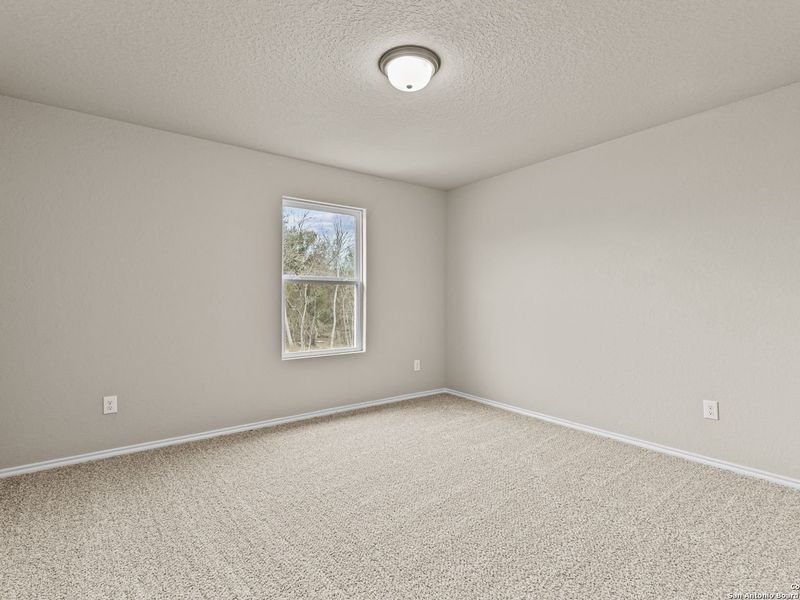 Spacious, unfurnished interior of a new home in Royal Crest, San Antonio (Image 32).