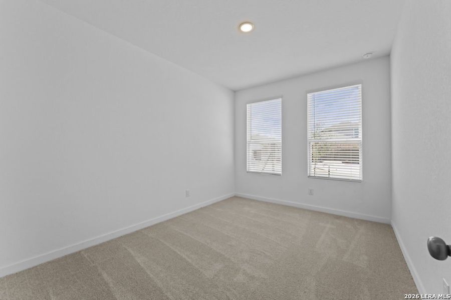 Spacious, unfurnished interior of a new home in Espada, San Antonio (Image 25).