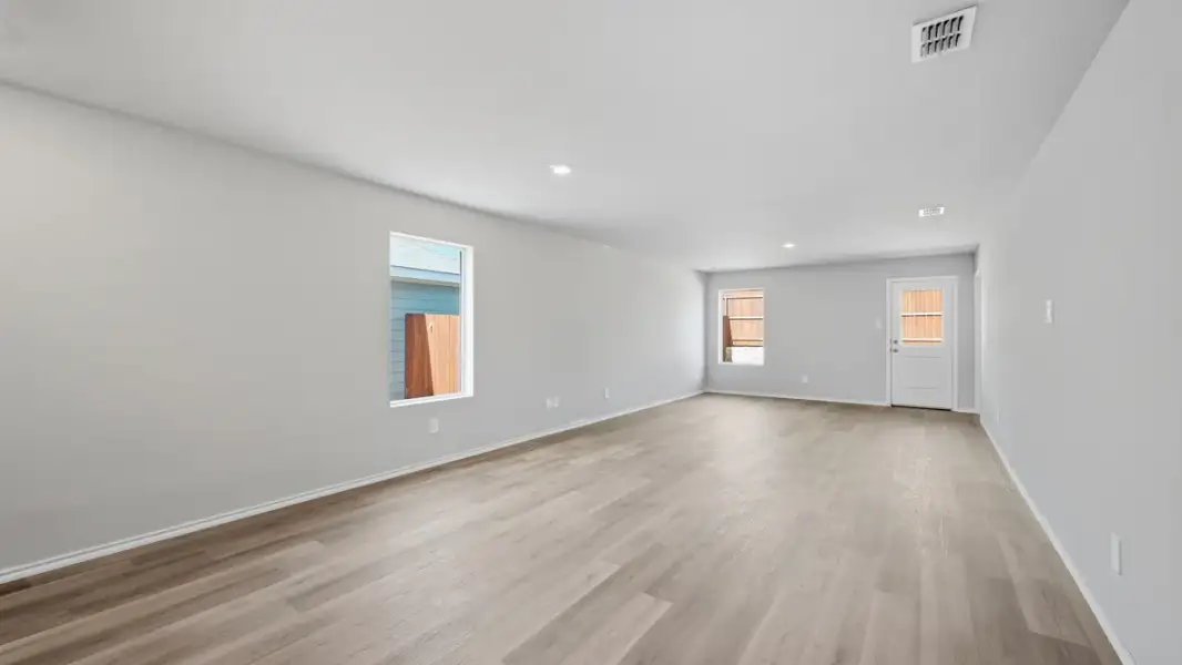 Spacious, unfurnished interior of a new home in The Canyons, Keene (Image 17).