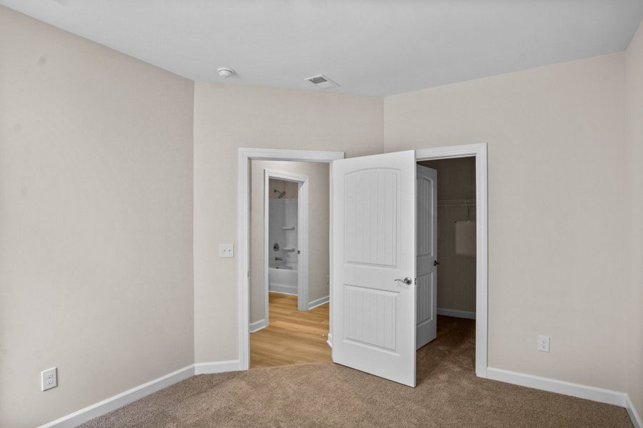 Spacious, unfurnished interior of a new home in Bridgewater - Shorehaven Village, Little River (Image 16).