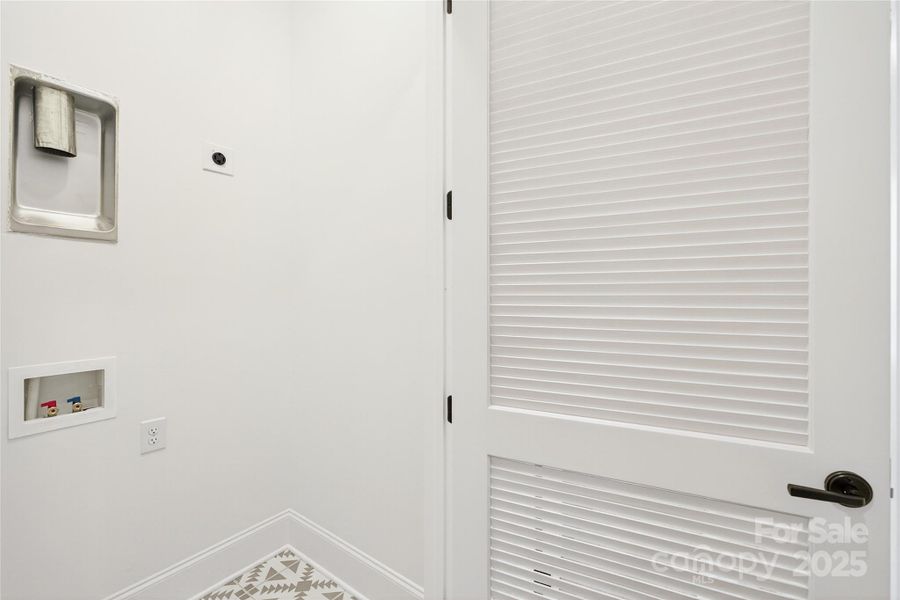 Spacious, unfurnished interior of a new home in , Charlotte (Image 18).