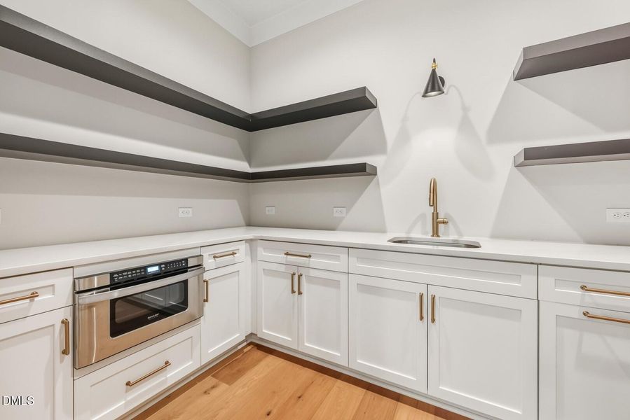 8017 Bud Morris (26) 8017 Bud Morris (26)