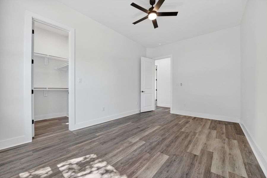 Spacious, unfurnished interior of a new home in , Horseshoe Bay (Image 32).