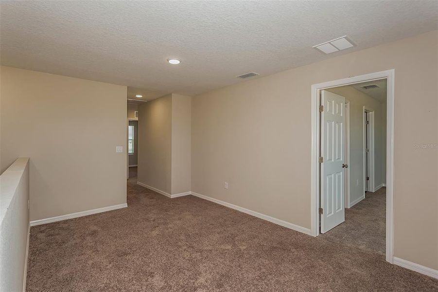 Spacious, unfurnished interior of a new home in Davis Landing, Wimauma (Image 11).