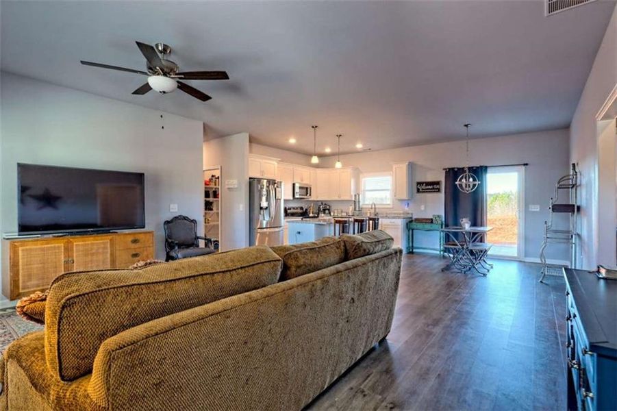 Furnished interior view inside a new home in , Eastanollee (Image 43).