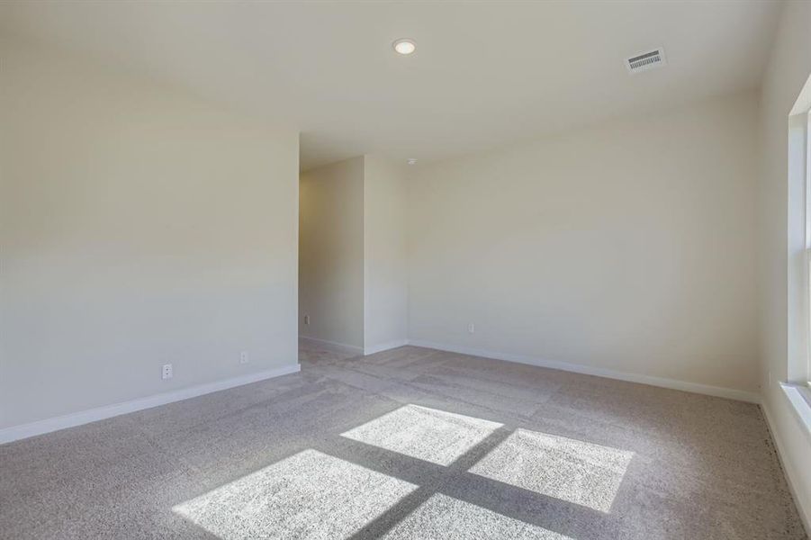 Spacious, unfurnished interior of a new home in Ambergrove, Royse City (Image 19).