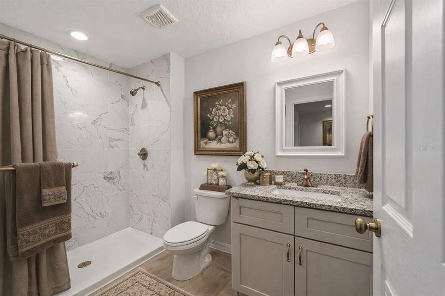 Furnished interior view inside a new home in , Dunnellon (Image 17).