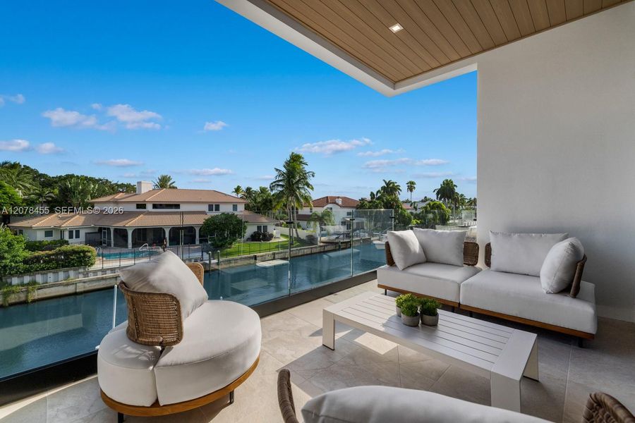 Exterior details and patio area of a home in , Boca Raton (Image 30).