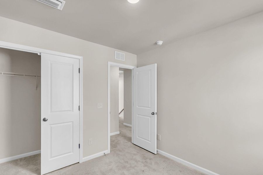 Spacious, unfurnished interior of a new home in , Summerville (Image 27).
