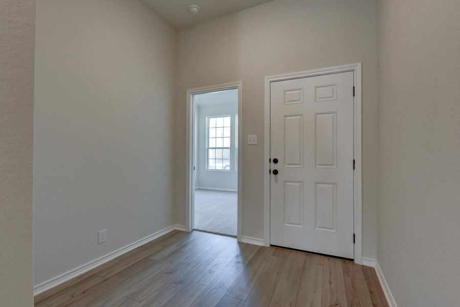 Representative unfurnished interior of a home built from the Sage by Ashton Woods in Arcadia Ridge, San Antonio (Image 11).