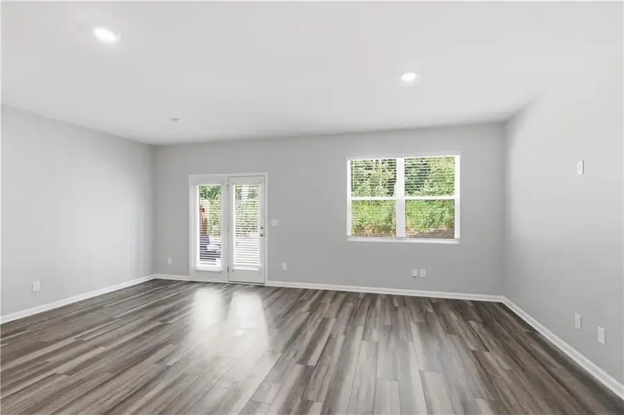 Spacious, unfurnished interior of a new home in , Atlanta (Image 17).