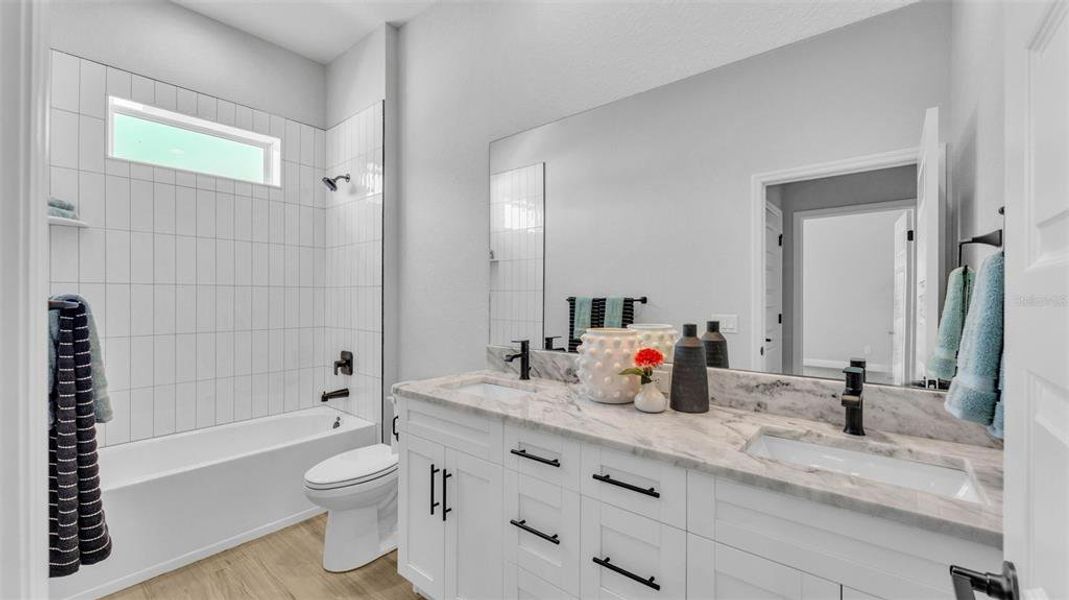 Furnished interior view inside a new home in , Lakeland (Image 31).