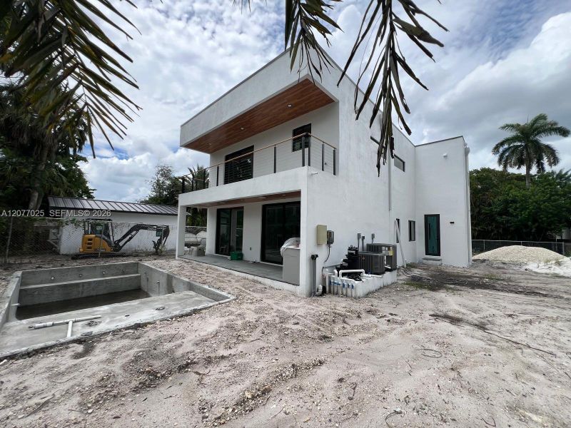 Exterior details and patio area of a home in , Fort Lauderdale (Image 17). Exterior details and patio area of a home in , Fort Lauderdale (Image 17).
