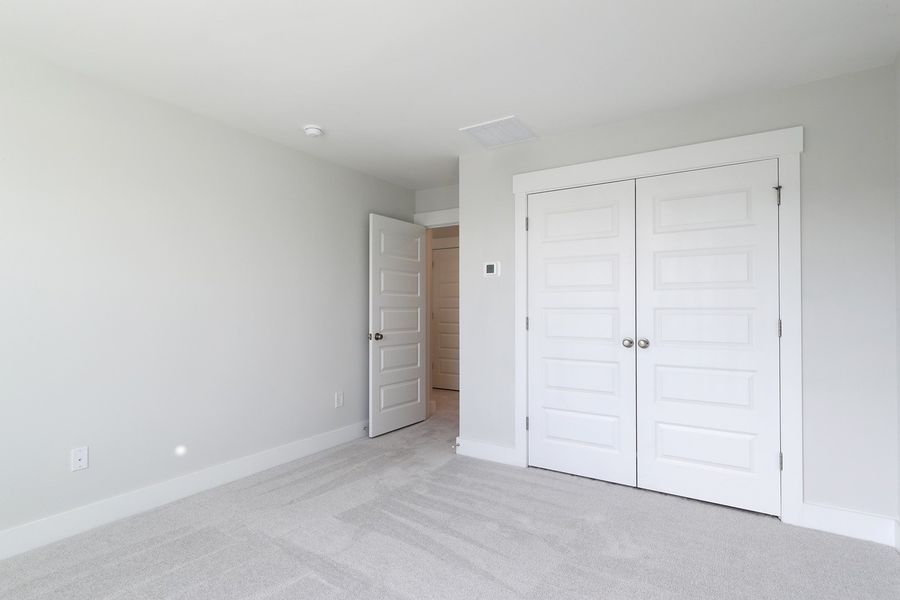 Spacious, unfurnished interior of a new home in Arcadia, Myrtle Beach (Image 33).