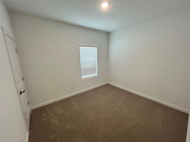 Spacious, unfurnished interior of a new home in Aspire at Ashland, Angleton (Image 10).