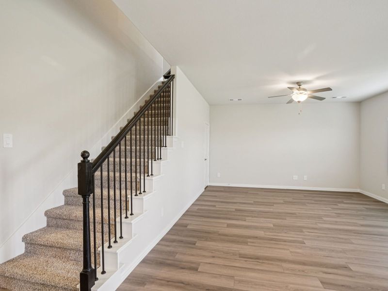 Spacious, unfurnished interior of a new home in Westmoor, Sherman (Image 14).