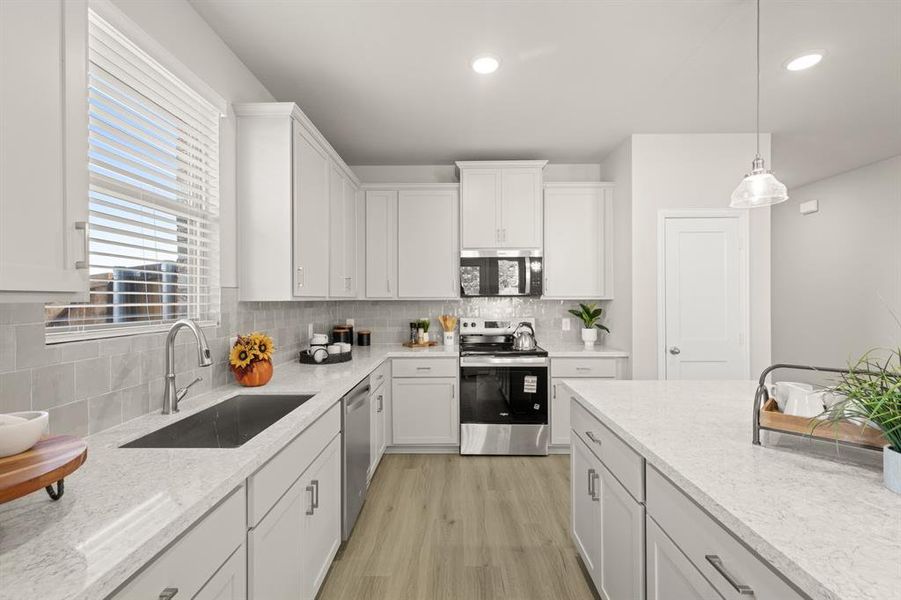 3161 Manchester- Kitchen-3