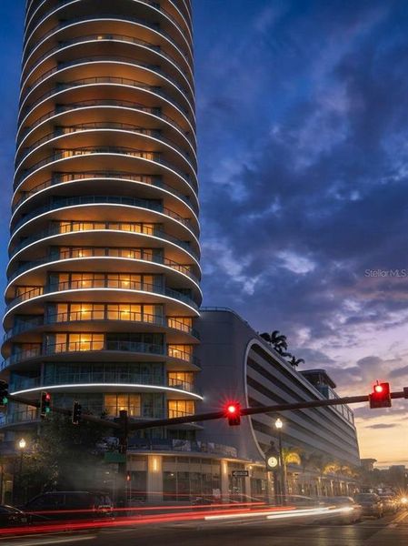 Condo located in St. Petersburg, FL showcasing its design and architecture (Image 19). Condo located in St. Petersburg, FL showcasing its design and architecture (Image 19).