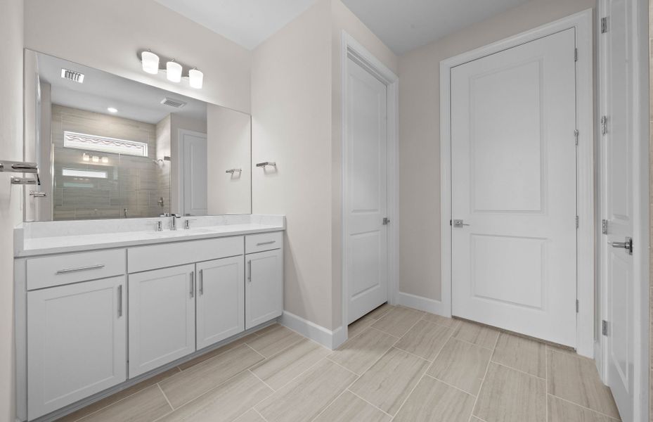 Furnished interior view inside a new home in Del Webb Oak Creek, North Fort Myers (Image 7).