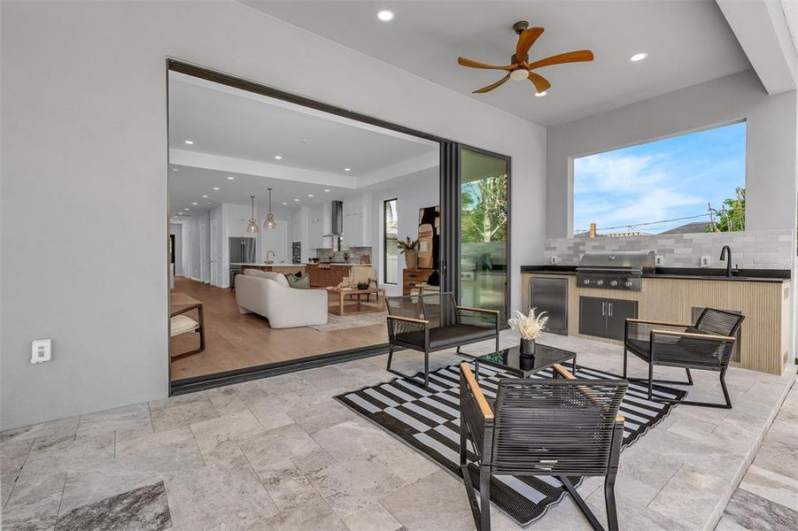 Furnished interior view inside a new home in , Orlando (Image 59).
