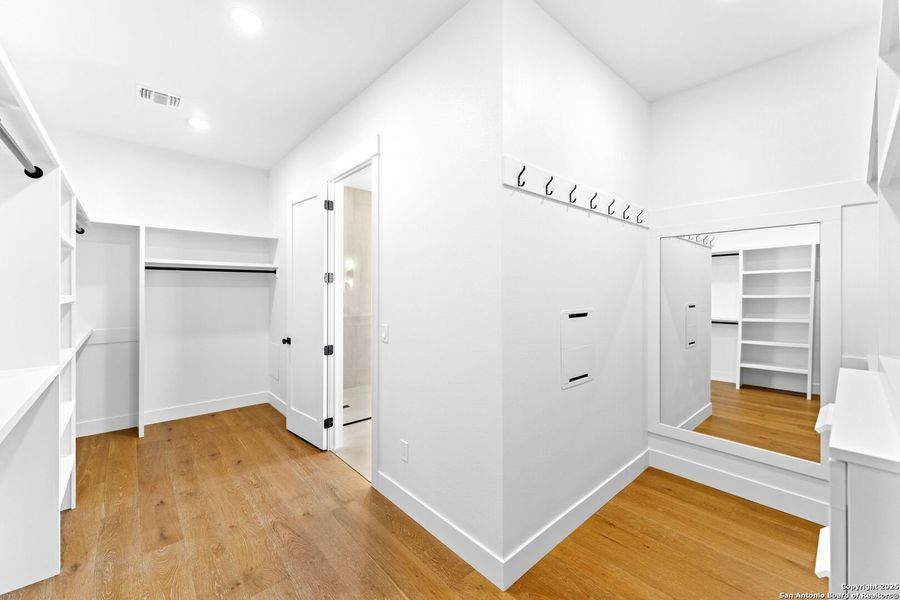 Spacious, unfurnished interior of a new home in , Boerne (Image 42).