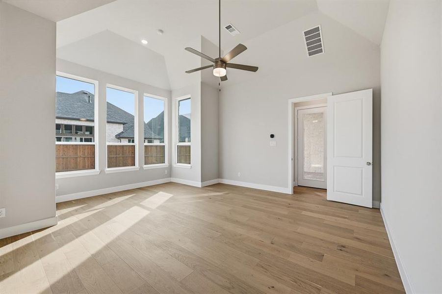 Spacious, unfurnished interior of a new home in Sandbrock Ranch, Aubrey (Image 17).