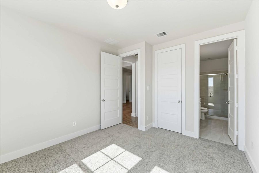 Spacious, unfurnished interior of a new home in Valencia, Manvel (Image 28). Spacious, unfurnished interior of a new home in Valencia, Manvel (Image 28).