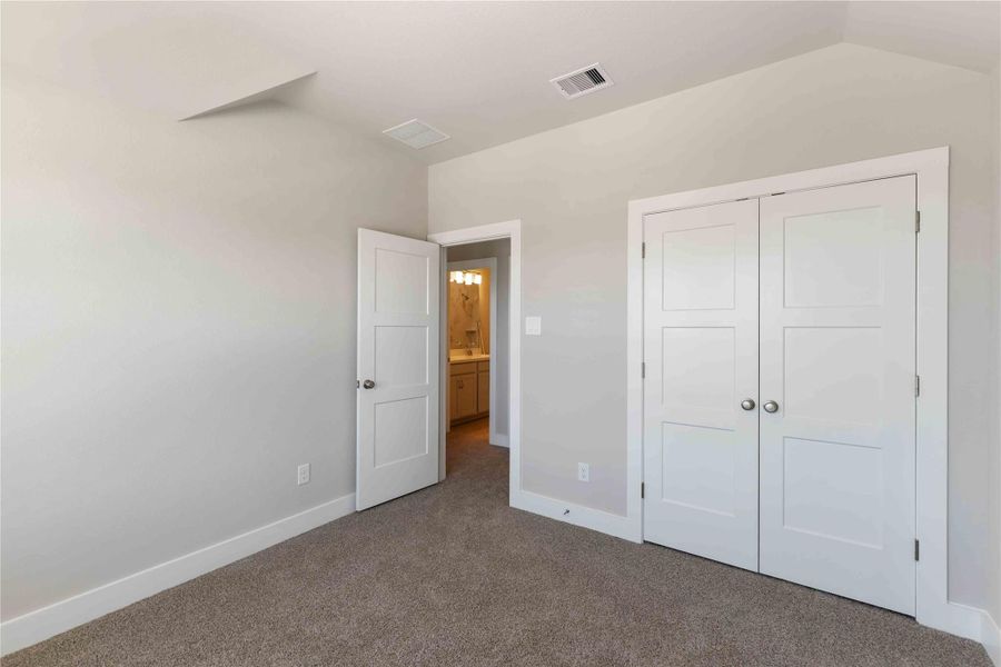 Spacious, unfurnished interior of a new home in Arabella on the Prairie, Richmond (Image 30).