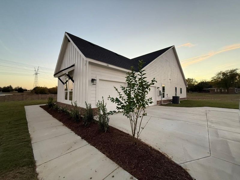 Front exterior of a new home in Parker Heights, Valley View, TX, highlighting curb appeal (Image 1). Front exterior of a new home in Parker Heights, Valley View, TX, highlighting curb appeal (Image 1).