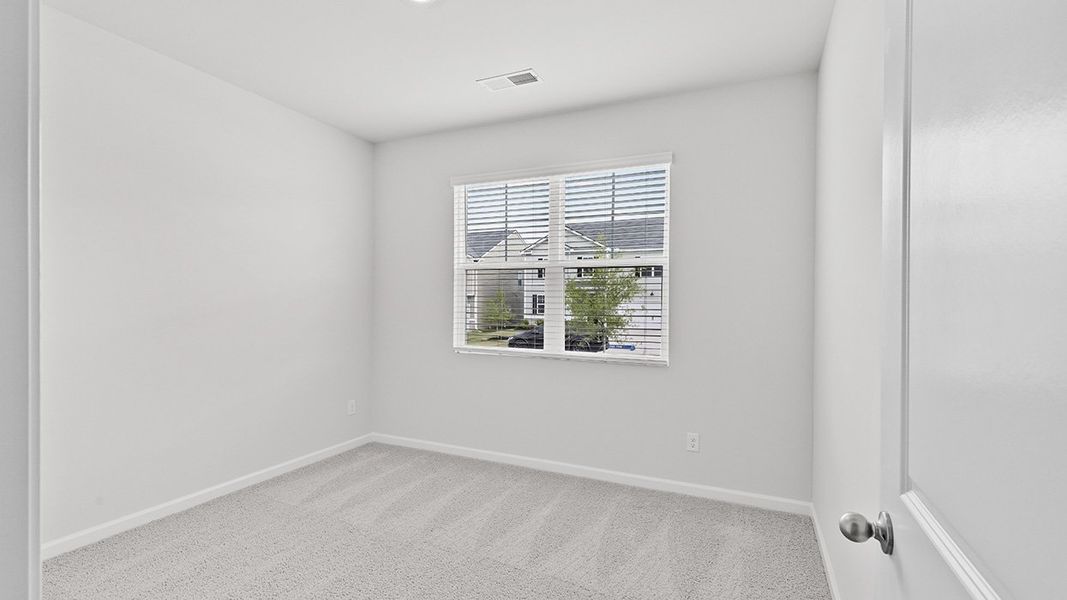 Spacious, unfurnished interior of a new home in Highland Hills, Graniteville (Image 27).
