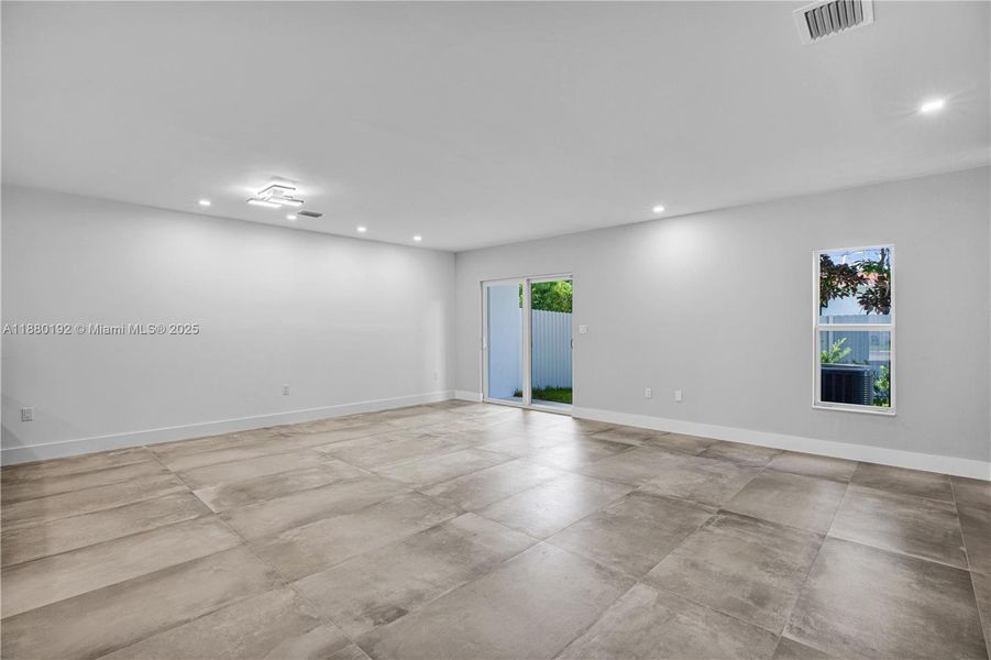 Spacious, unfurnished interior of a new home in , Miami (Image 16).