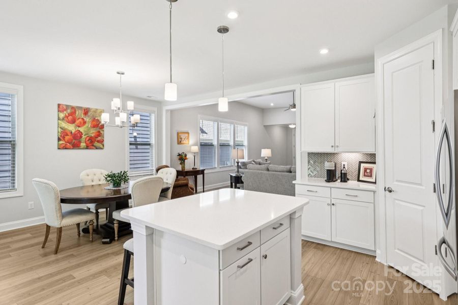 Furnished interior view inside a new home in Handsmill on Lake Wylie, York (Image 11).