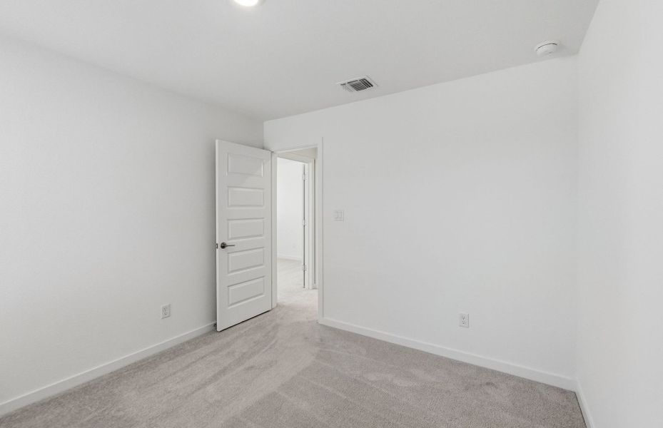 Spacious, unfurnished interior of a new home in Wolf Ranch, Georgetown (Image 50).