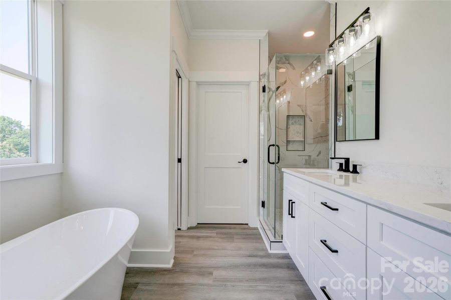 Furnished interior view inside a new home in , Kings Mountain (Image 10).