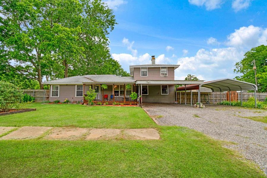 Exterior details and patio area of a home in , Blossom (Image 12).