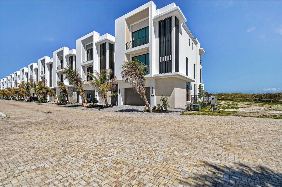 4360DiamondShoresWay(6)