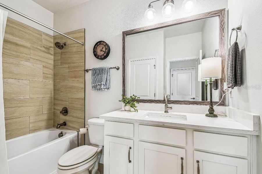 Furnished interior view inside a new home in , Tarpon Springs (Image 24).