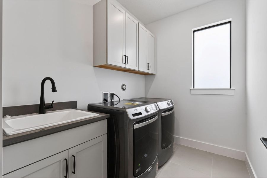 Lot68–13814DalradaAve_laundry