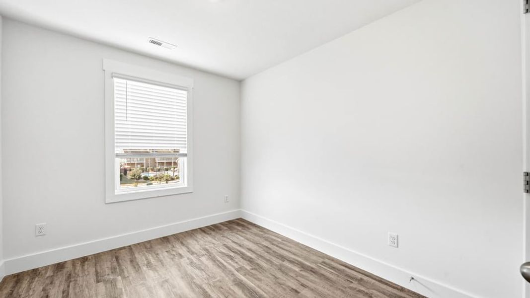 Spacious, unfurnished interior of a new home in The Arbor Townhomes, Kingsport (Image 23).