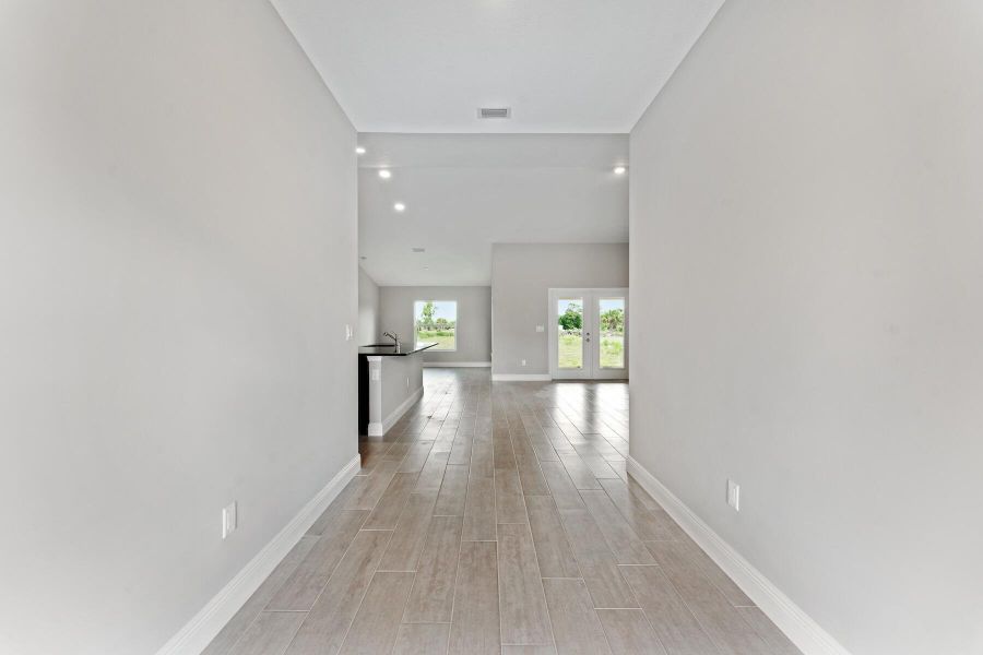 Spacious, unfurnished interior of a new home in , Loxahatchee (Image 11).