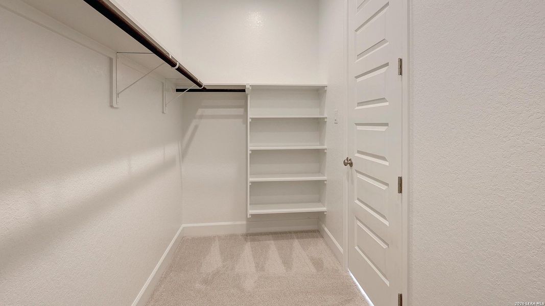 Spacious, unfurnished interior of a new home in Haby Hill, San Antonio (Image 21).